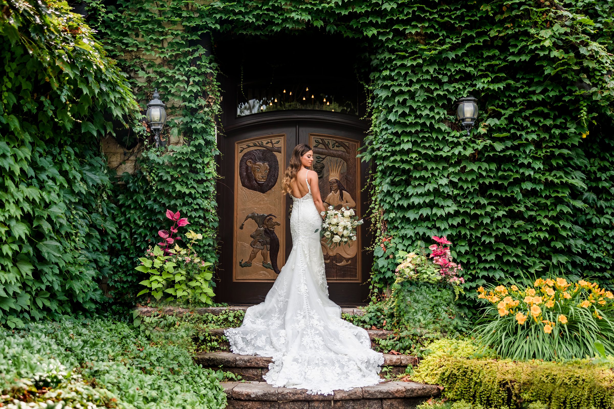 Bridal Portrait at the Monte Bello Estate in Lemont, Illinois.